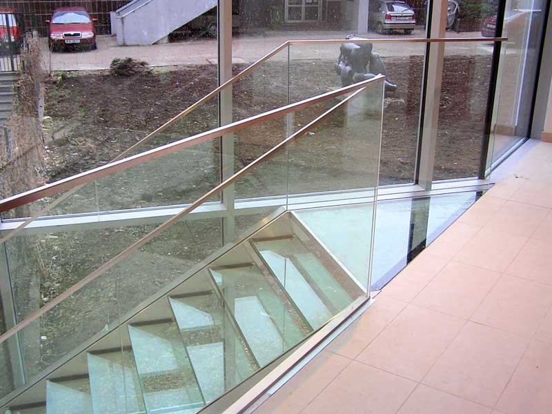 Pankrác House skleněné schodiště – atrium – Porr